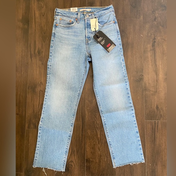 NWT LEVI’S Wedgie Straight Jeans - Picture 5 of 6